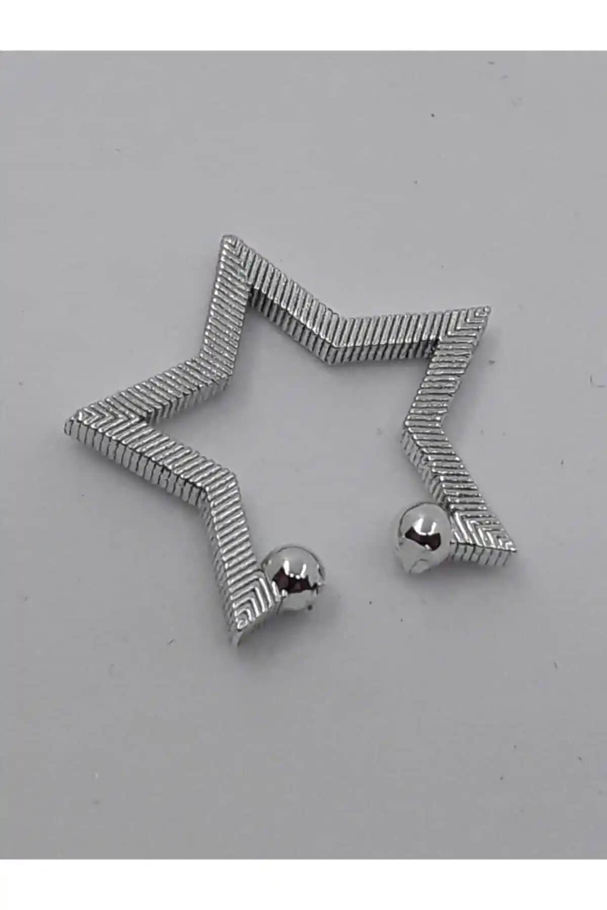 KIVANC ACCESSORİES Kıkırdak Yıldız Küpe Modern ve Dayanıklı Tasarım Özellikleri