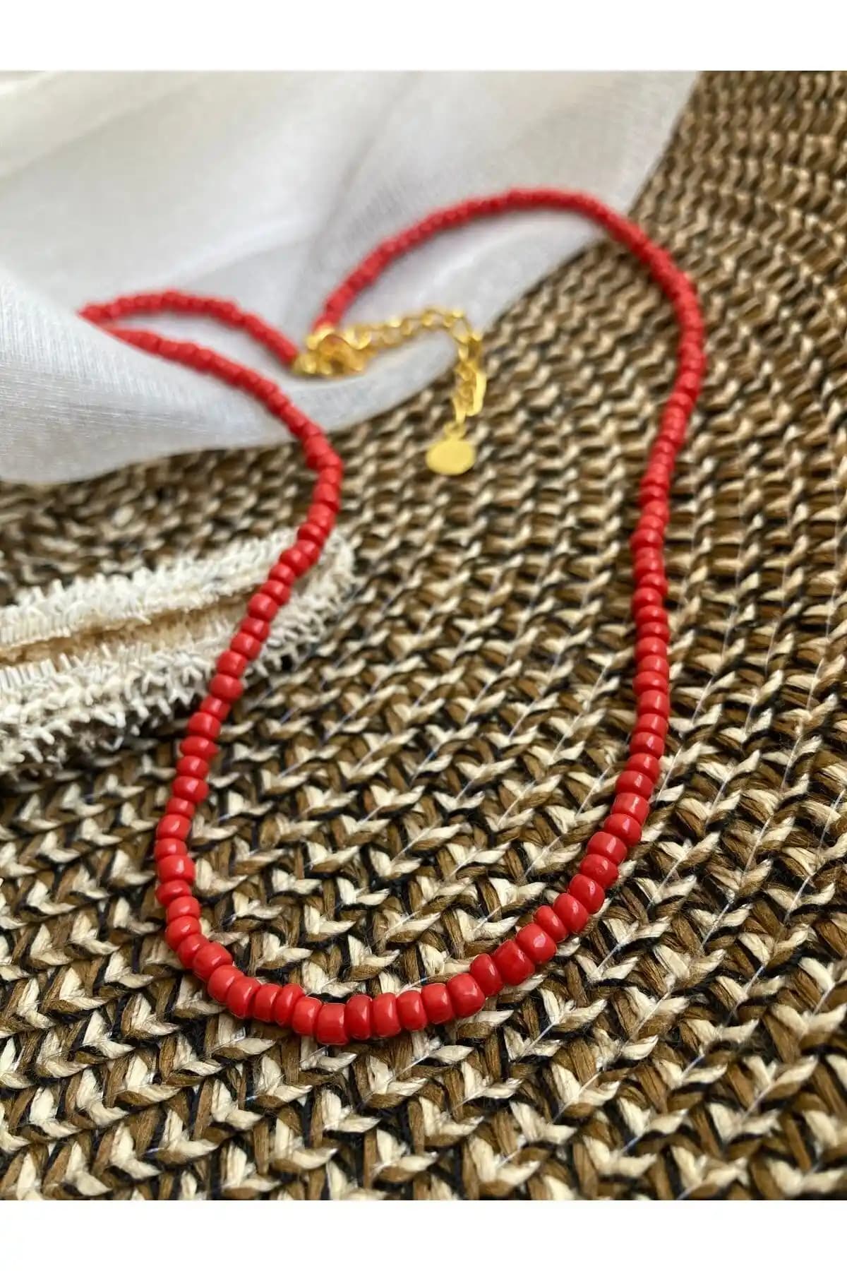 Kosovalı Kırmızı ve Serpil Jewellery Mavi Boncuklu Kolye Karşılaştırması