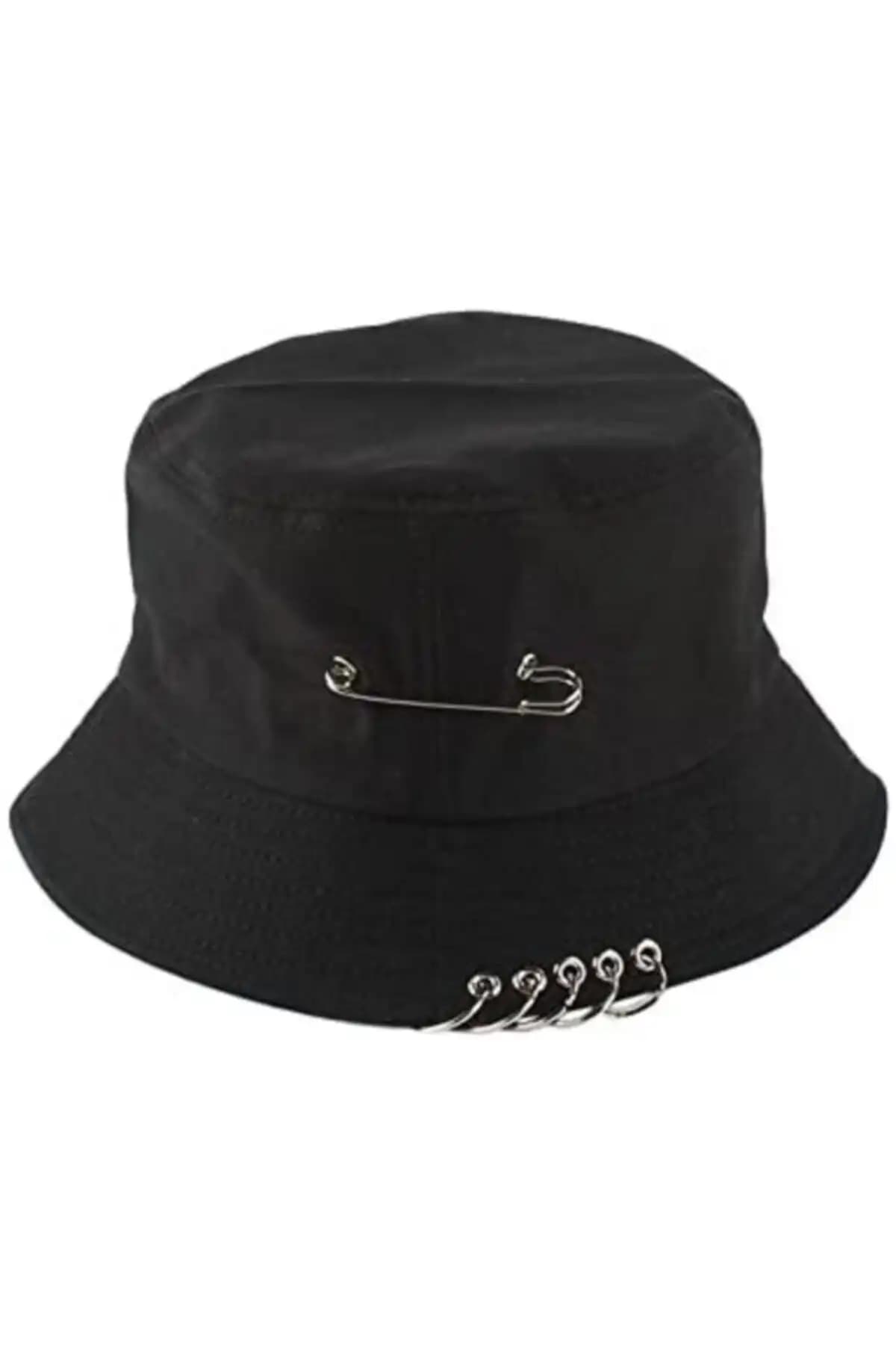 Köstebek Piercingli Siyah Bucket Hat ve twentyone Düz Siyah Kova Şapka Karşılaştırması 1