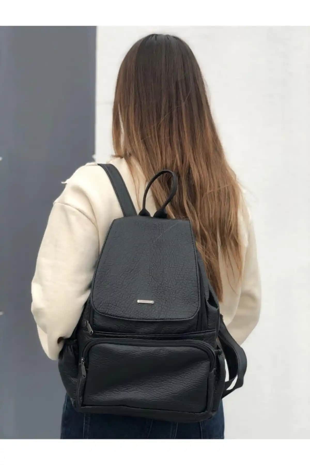 Lebina Kadın Siyah Yıkanmış Deri Sırt Çantası Günlük Kullanım ve Şıklık İçin Uygun
