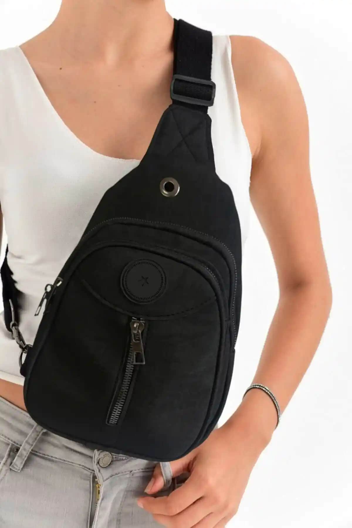 Luvenis Kadın Krinkıl Body Bag ve SEVENTEEN Kanvas Çapraz Sırt Çantası Karşılaştırması