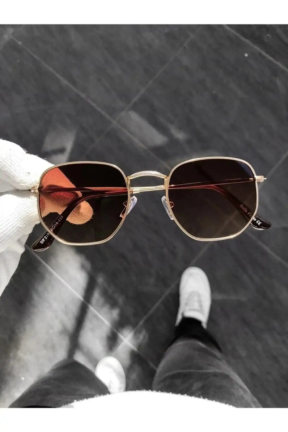 Macerati Unisex Güneş Gözlükleri Karşılaştırması: Stil ve Göz Sağlığını Koruyan Modeller 1