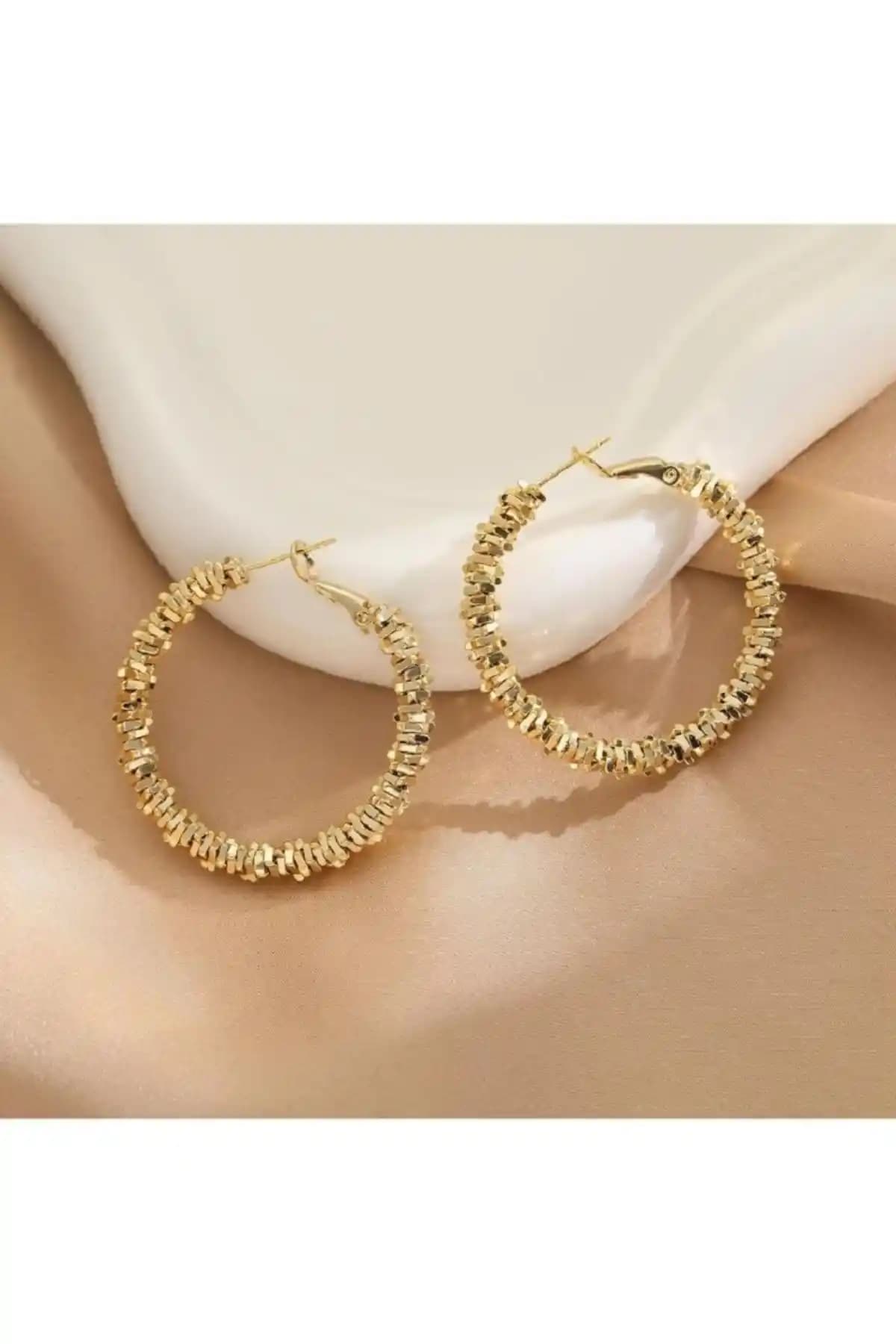 Mach Halka Çelik Küpe Tırtıklı Modern Tasarım Uzun Ömürlü Takı Seçeneği