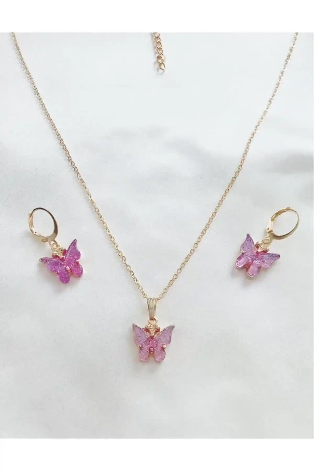 Milena Aksesuar Kadın Açık Lila Kelebek Kolye ve Küpe Seti Şıklık ve Zarafetin Buluşması