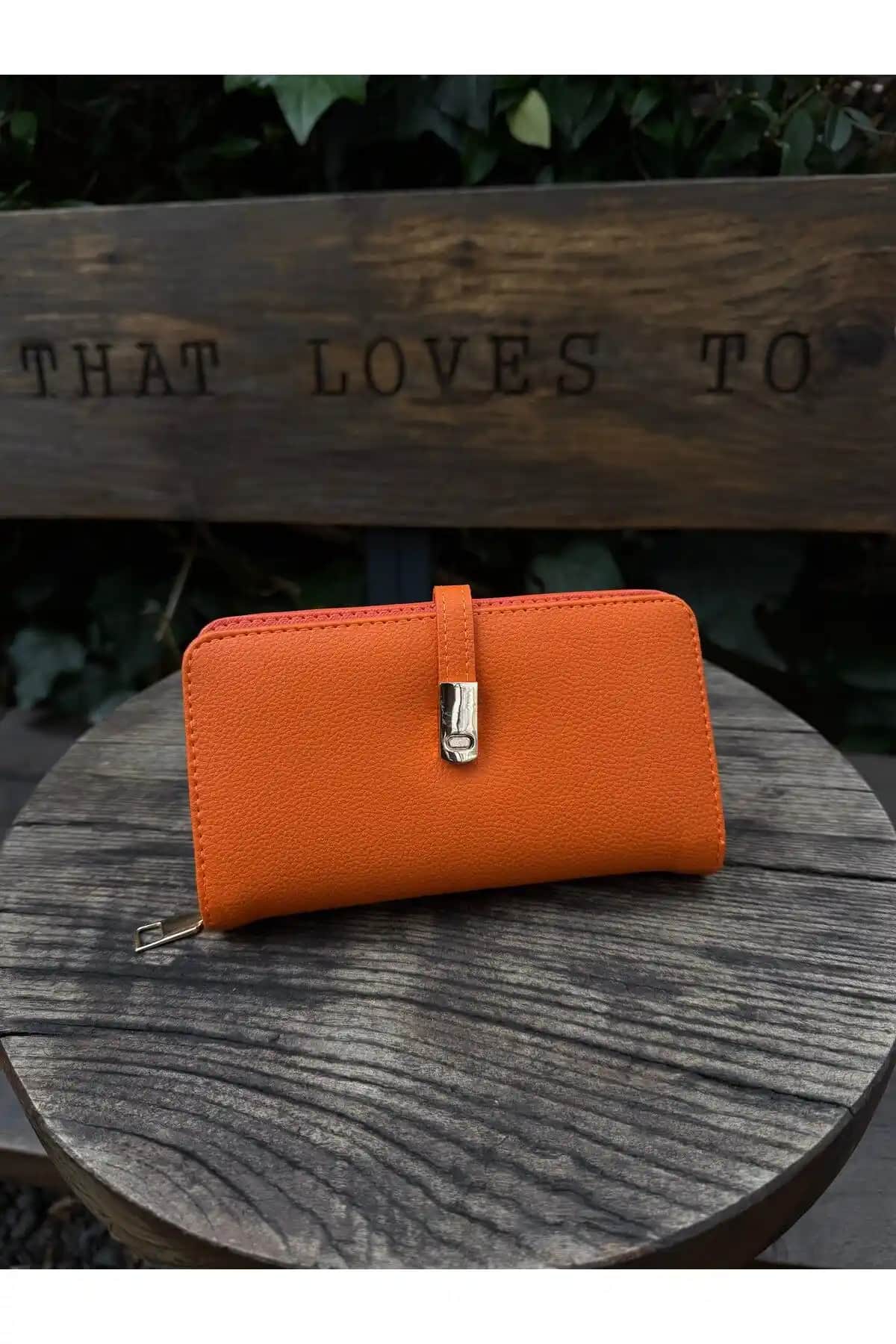 Minebag Suni Deri Kadın Cüzdanı: Şık ve Fonksiyonel Tasarım ile Günlük Kullanım İçin Uygun