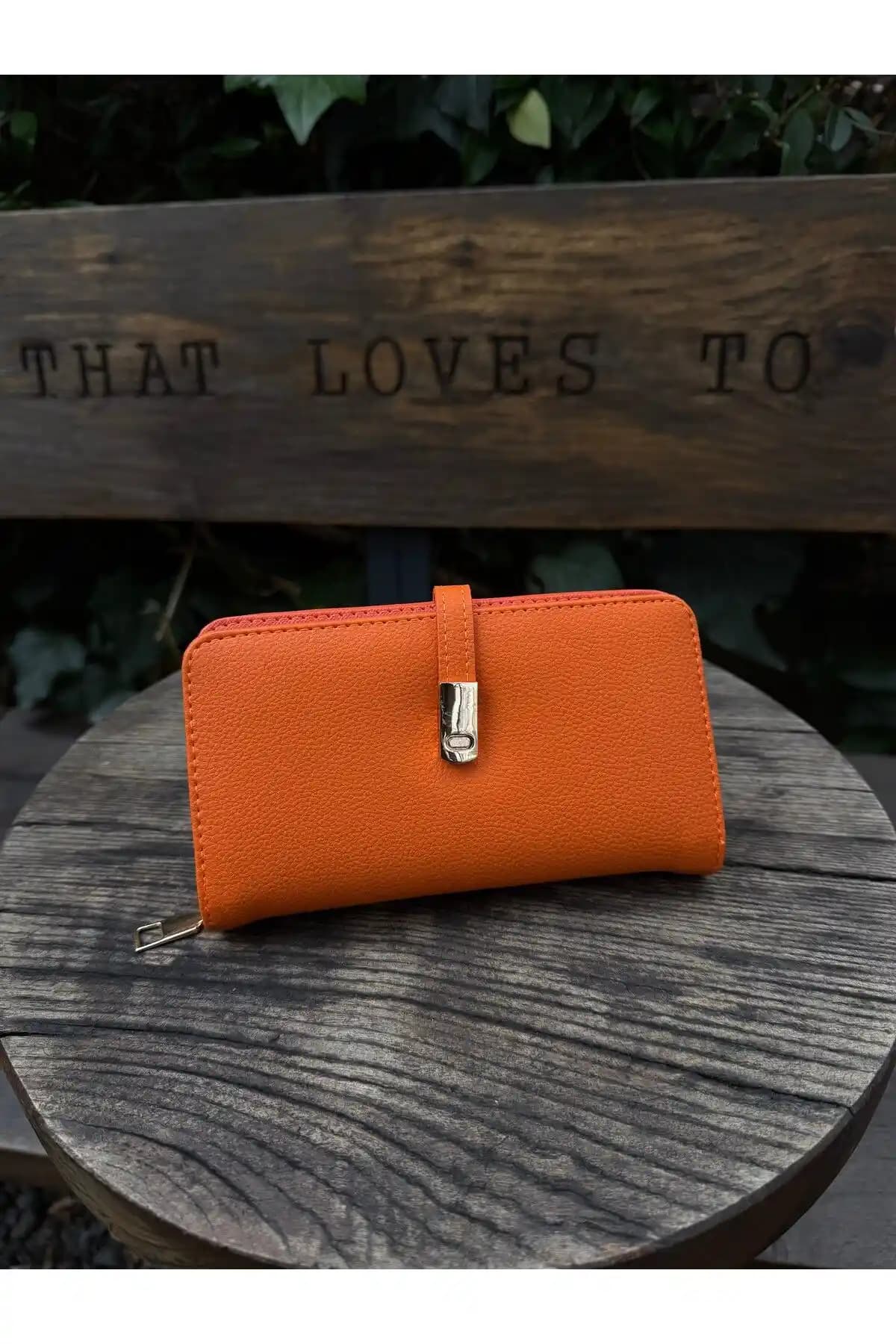 Minebag Suni Deri Kadın Cüzdanı: Şık ve Fonksiyonel Tasarım ile Günlük Kullanım İçin Uygun