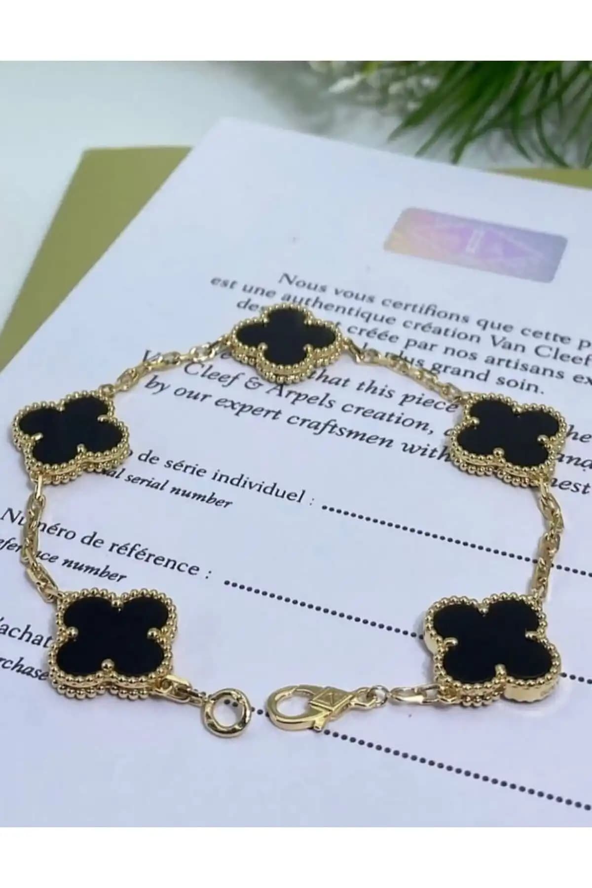 Monalisatoka Siyah Bileklik ve Pearless Love Çelik Bileklik Karşılaştırması 1