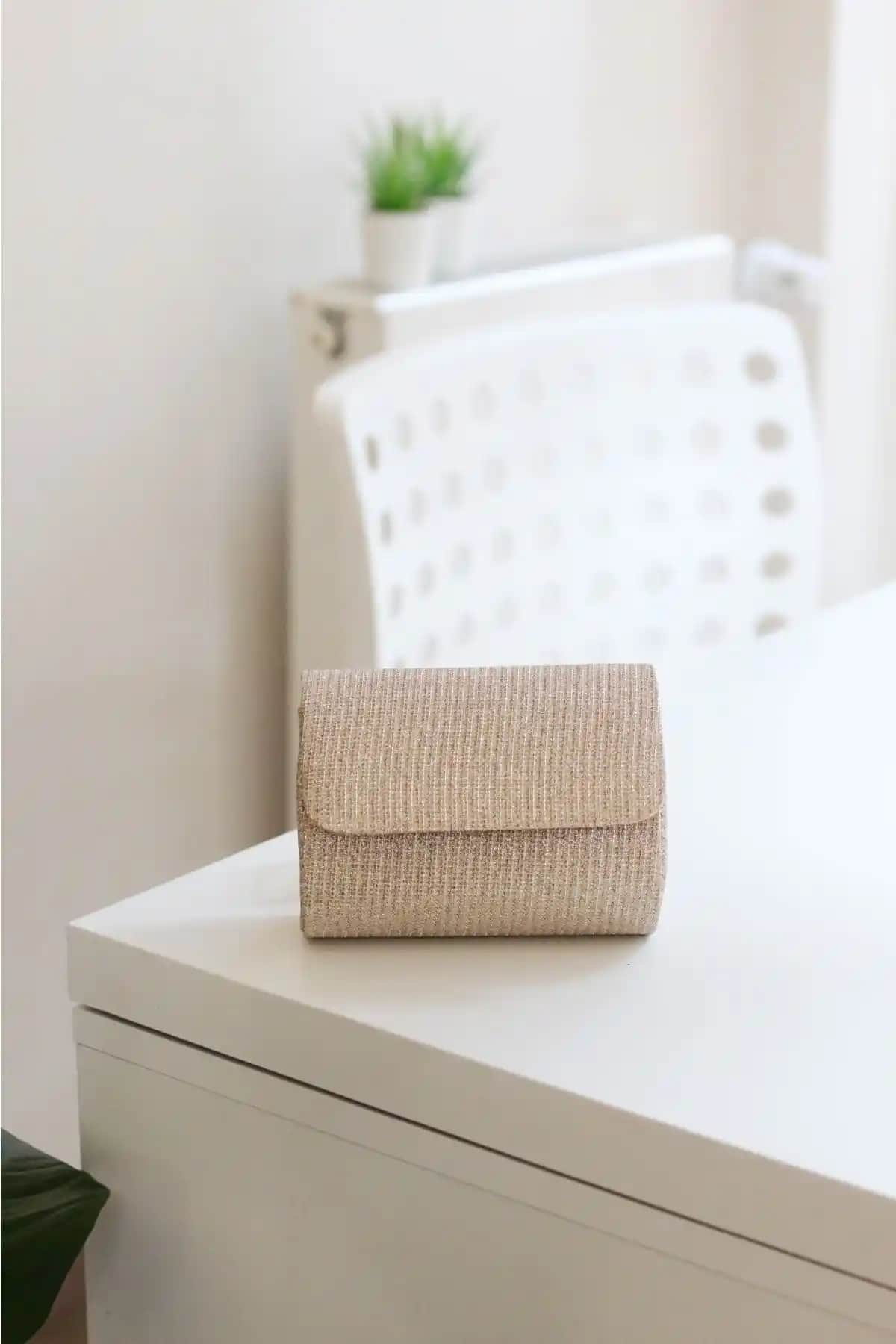 Moom Bag Kadın Altın Mini Portföy Çanta Günlük ve Gece Kullanımı İçin Uygun