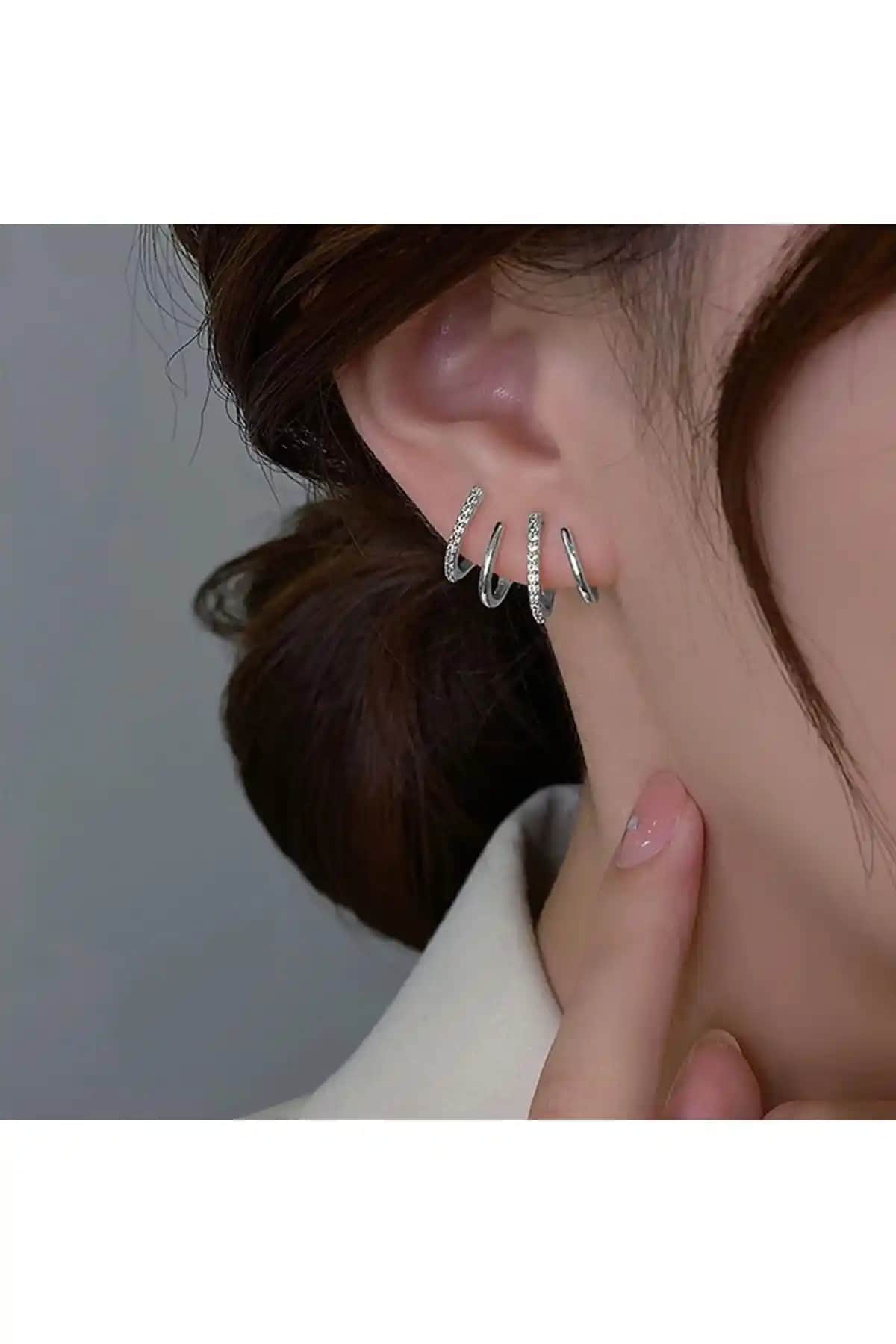 Nazlı Jewelry Zirkon Taşlı Altın Kaplama Pençe Küpe: Şık ve Modern Takı Seçenekleri