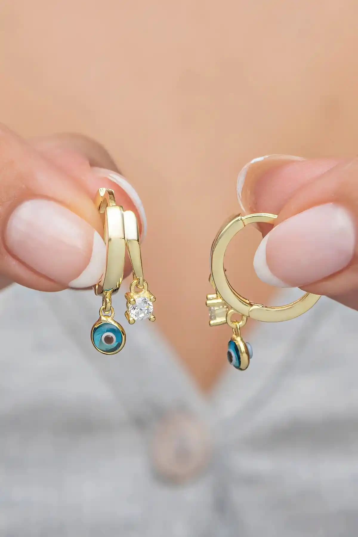 NEREZE 925 Ayar Gümüş Gold 10 Mm Nazar Göz Küpe Zarif ve Şık Tasarım İle Günlük Kullanım İçin