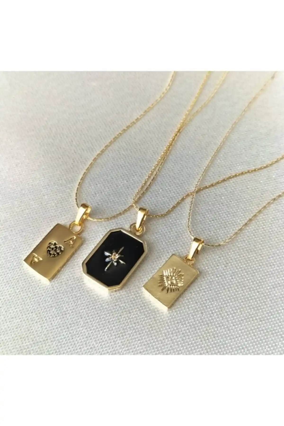 NurCollection Siyah Renk Altın Kaplama Dikdörtgen Kutup Yıldızı Kolye Ürün Tanıtımı ve Özellikleri