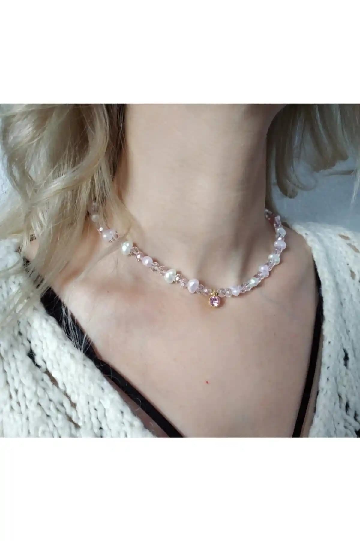Nuvole Bianche Pudra Renkli İnci ve Kristal Boncuklu Zarif Kolye