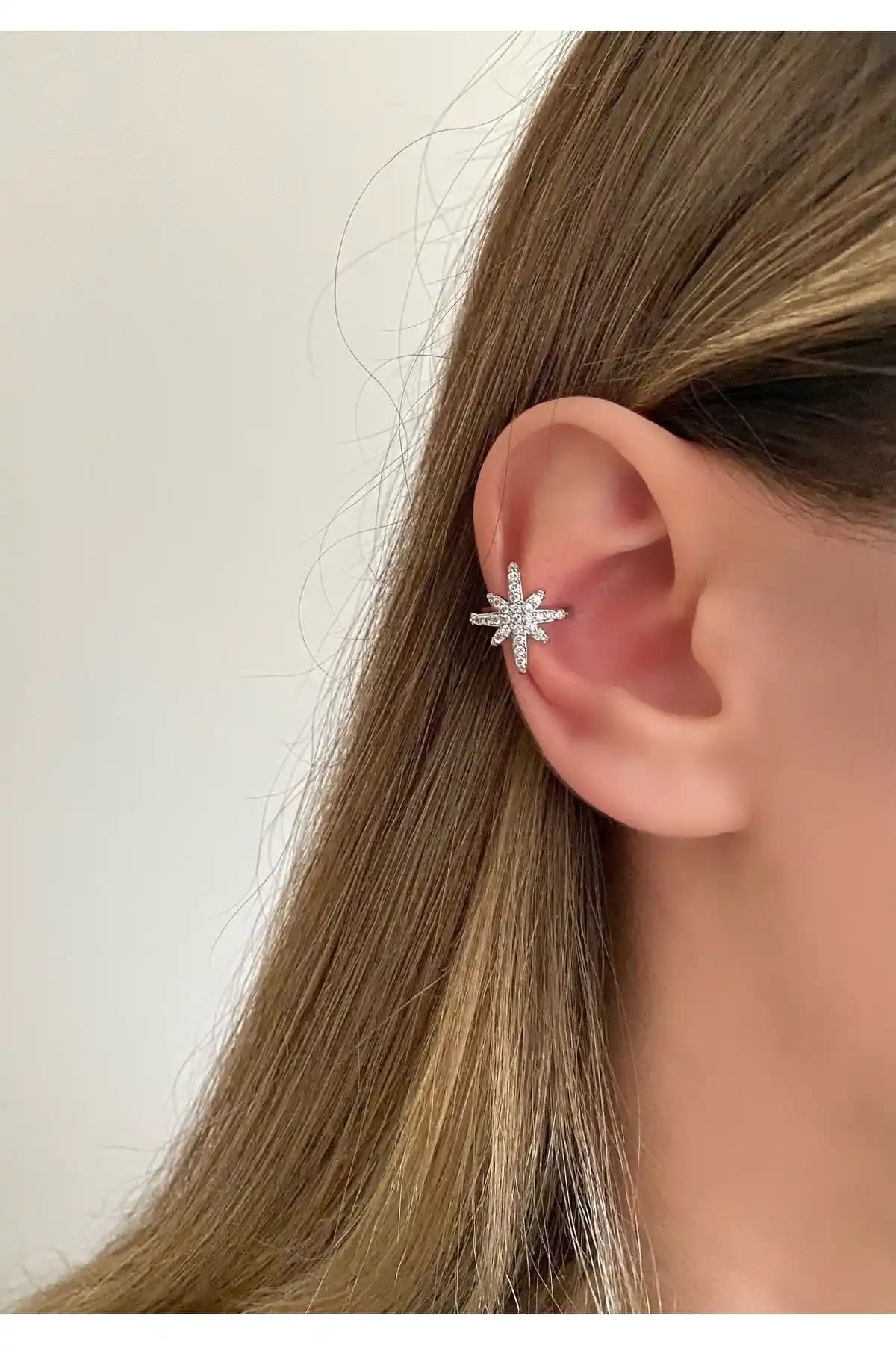 Okkostore Kuzey Yıldız Küpe ile SU PERİSİ TAKI Earcuff Karşılaştırması: Hangi Takı Daha Uygun?