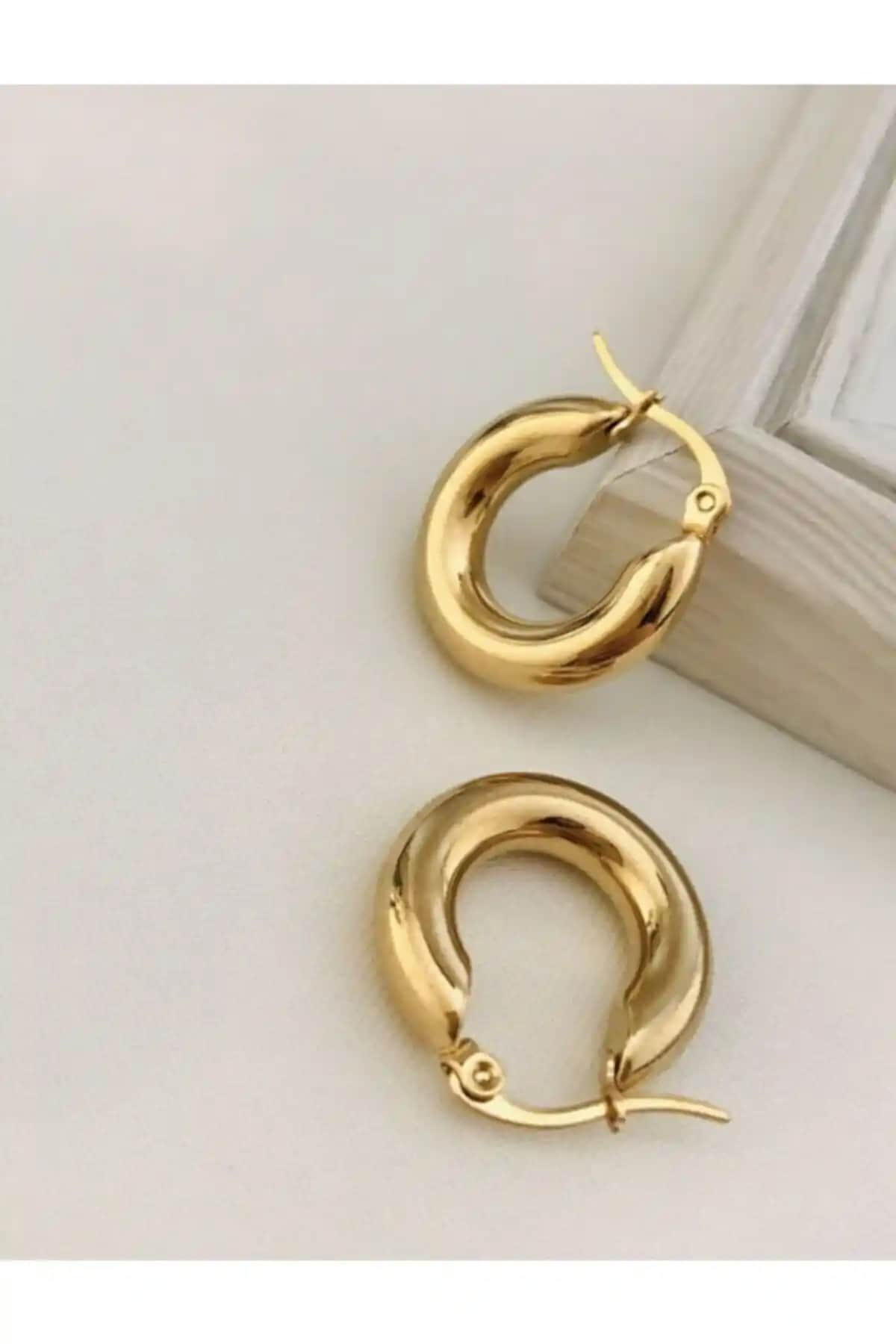 Opia Jewelry Halka Küpe: Modern Tasarım ve Dayanıklılık Bir Arada