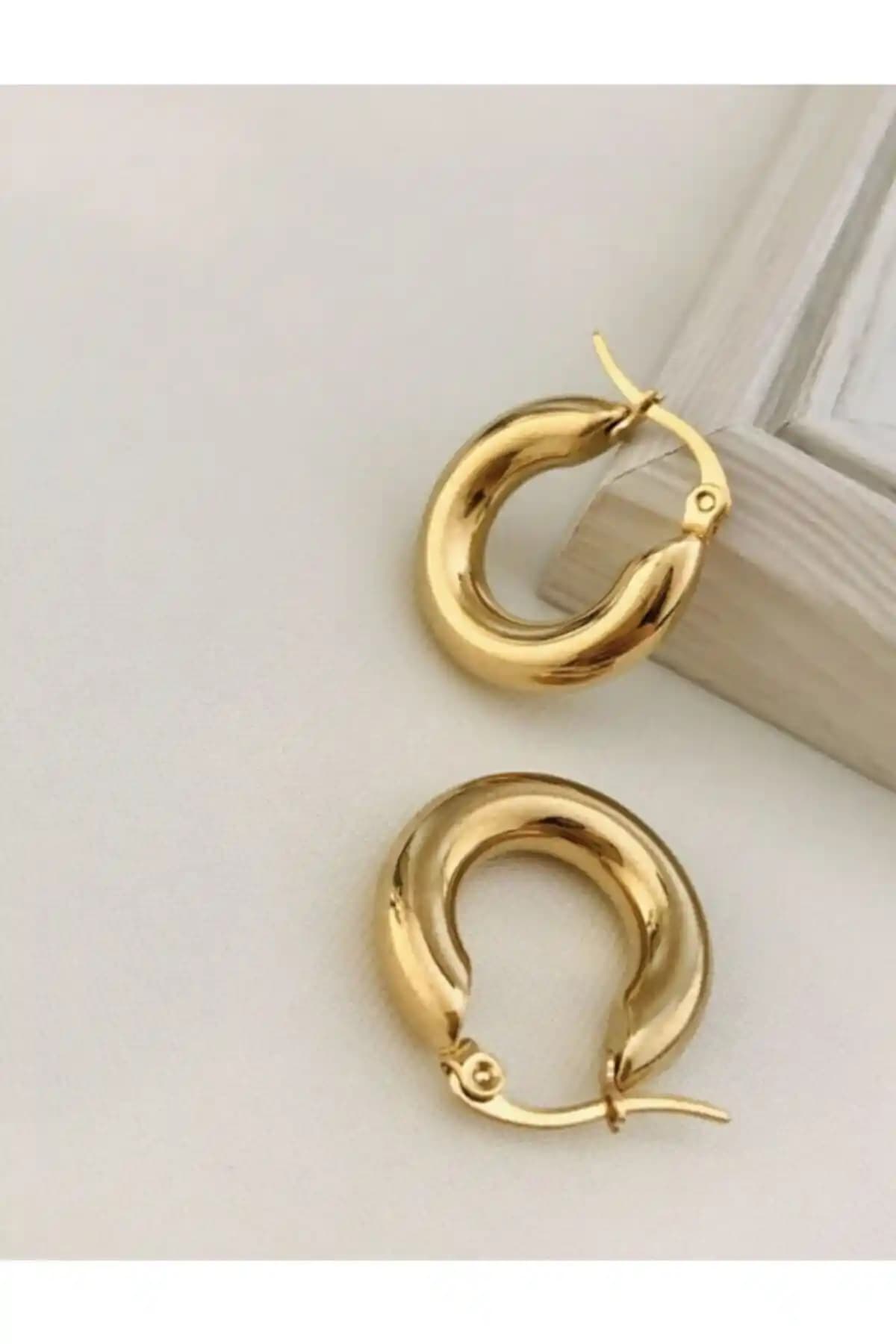 Opia Jewelry Halka Küpe: Modern Tasarım ve Dayanıklılık Bir Arada