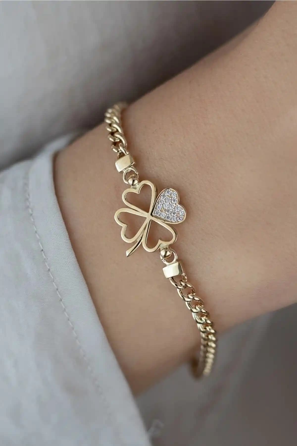 Oroline Kuyumculuk 14 Ayar Altın Kalpli Yonca Motifli Bileklik İncelemesi ve Özellikleri