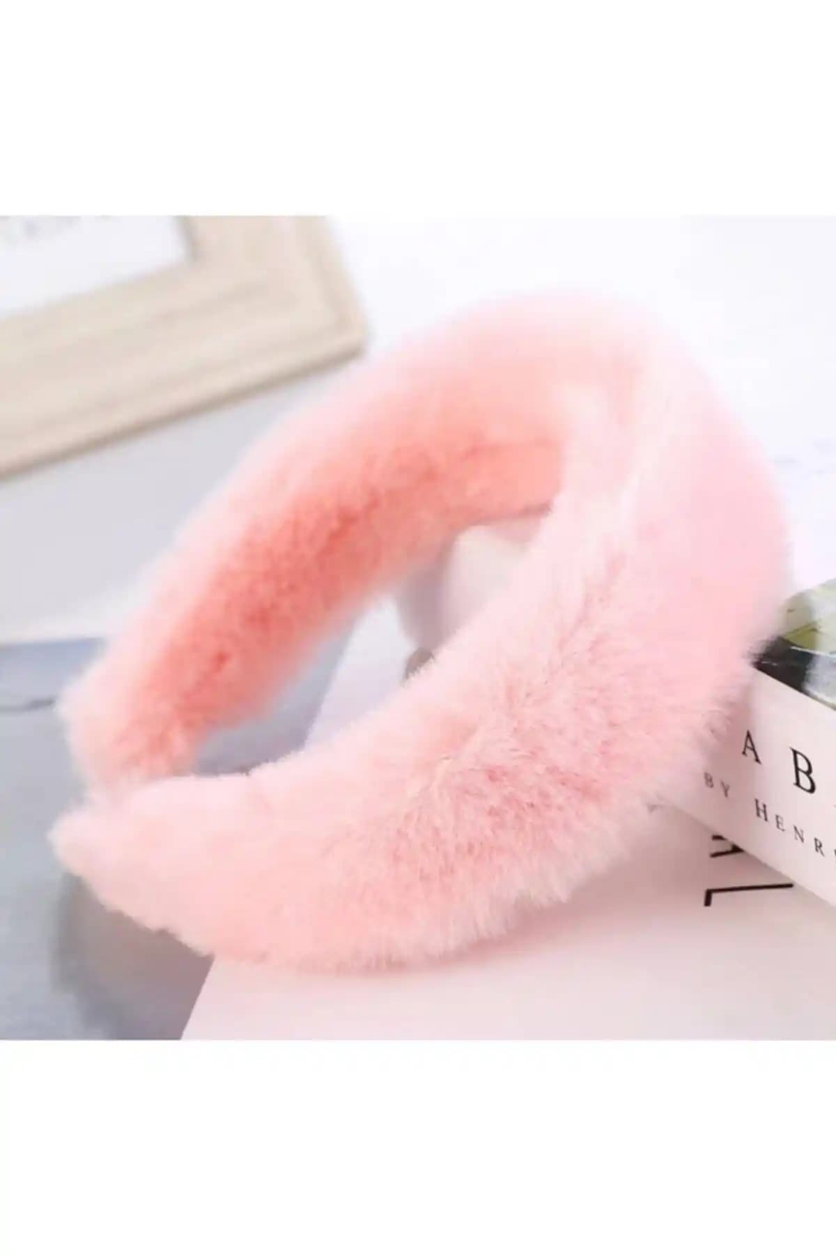 Peluş Taç Karşılaştırması: CSR AKSESUAR ve Jack Ferrero Ürünlerinin Özellikleri ve Kullanıcı Yorumları