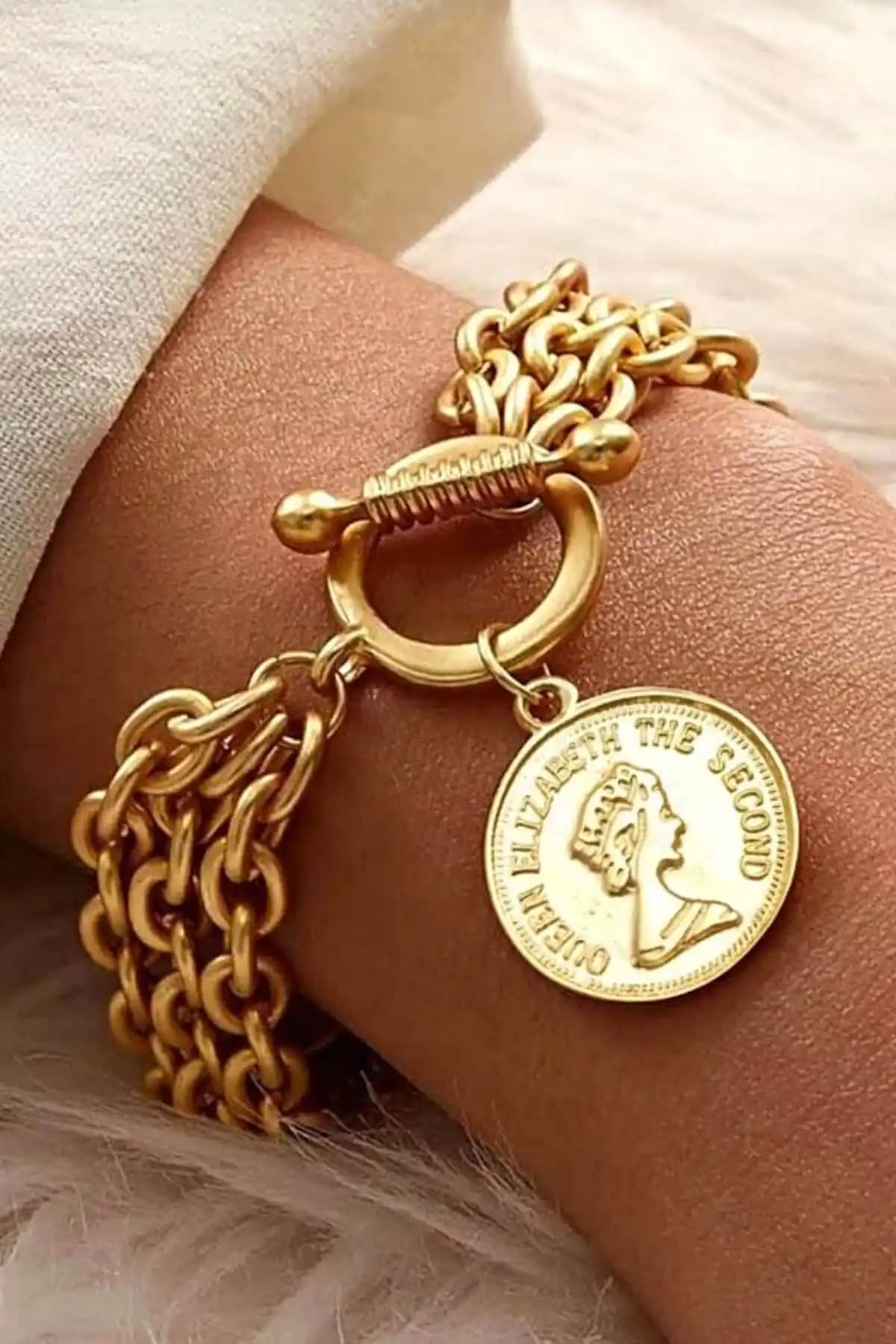 PETEK AKSESUAR Gold Kaplama Çoklu Zincir Madalyon Bileklik Tasarımı ve Kullanım İpuçları