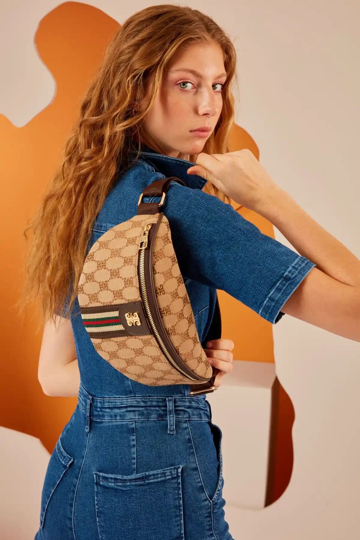 Pierre Cardin Kahverengi Kadın Bel Çantası - Şık ve Pratik Günlük Kullanım Modeli