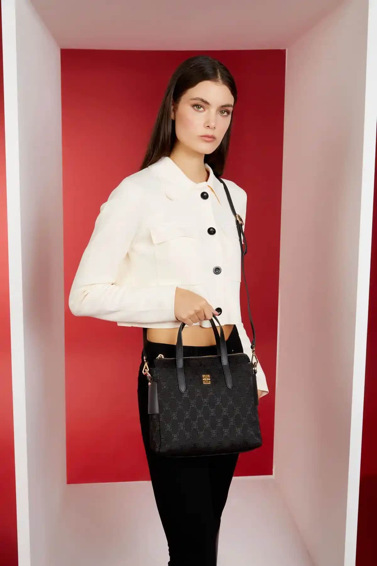 Pierre Cardin Siyah Kadın Omuz Çantası Günlük Kullanım İçin Şık ve Pratik Tasarım