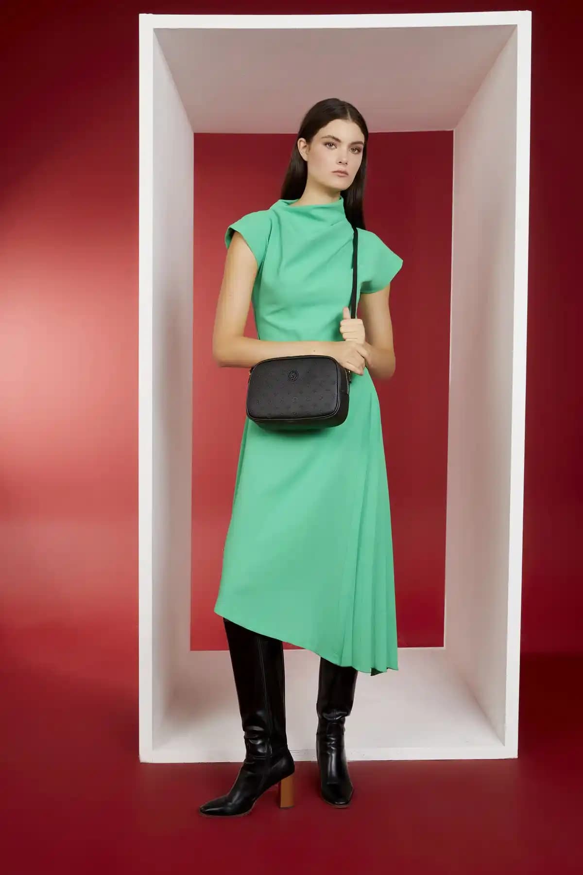 Pierre Cardin Siyah Print Kadın Omuz Çantası Günlük Kullanım İçin Modern ve Şık Tasarım