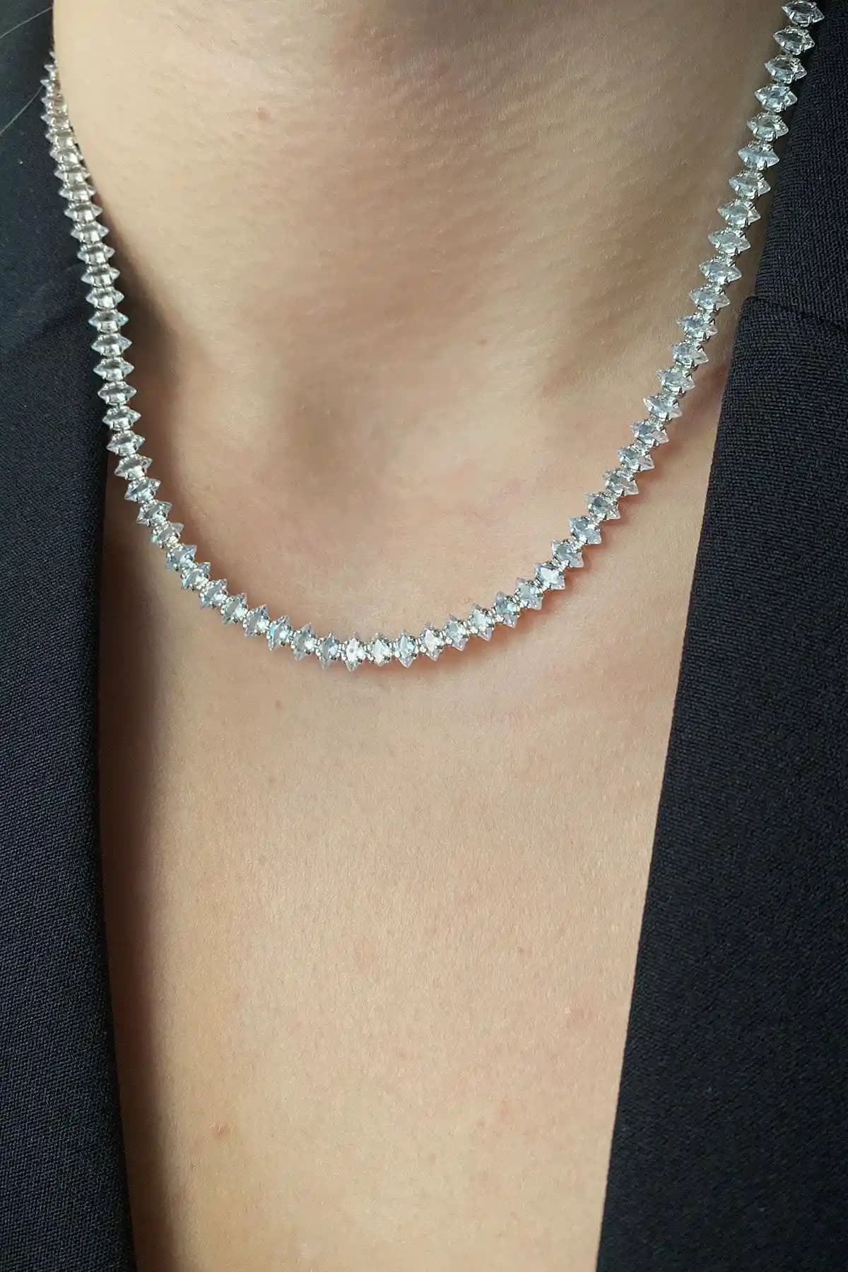 Ressia Güçmüş Kaplama Mekik Model Su Yolu Kolye: Zarif ve Dayanıklı Takı Seçeneği