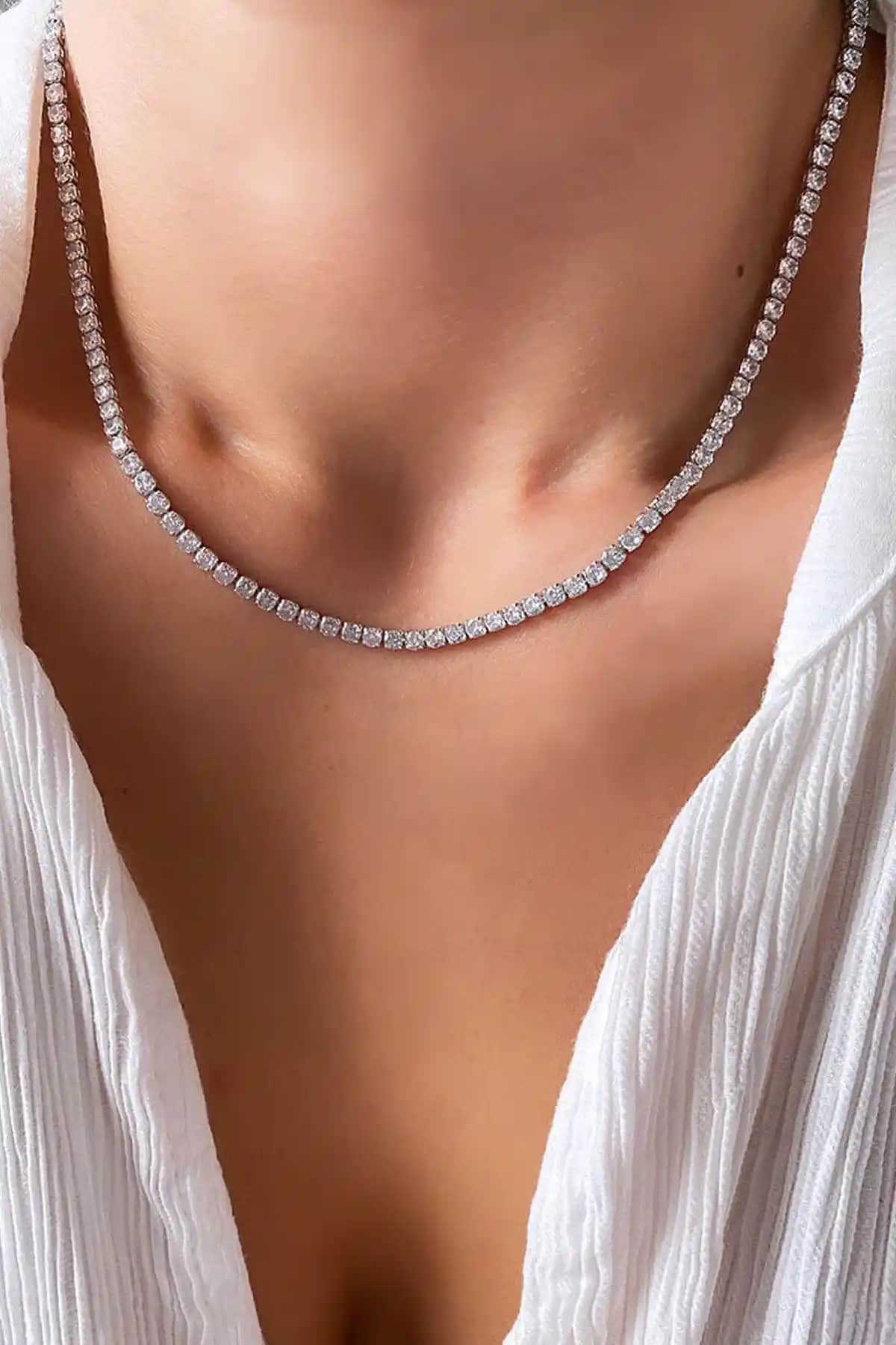 Ressia Kadın Güzel Rengi Su Yolu Zirkon Kolye: Şıklık ve Zarafetin Modern Buluşması