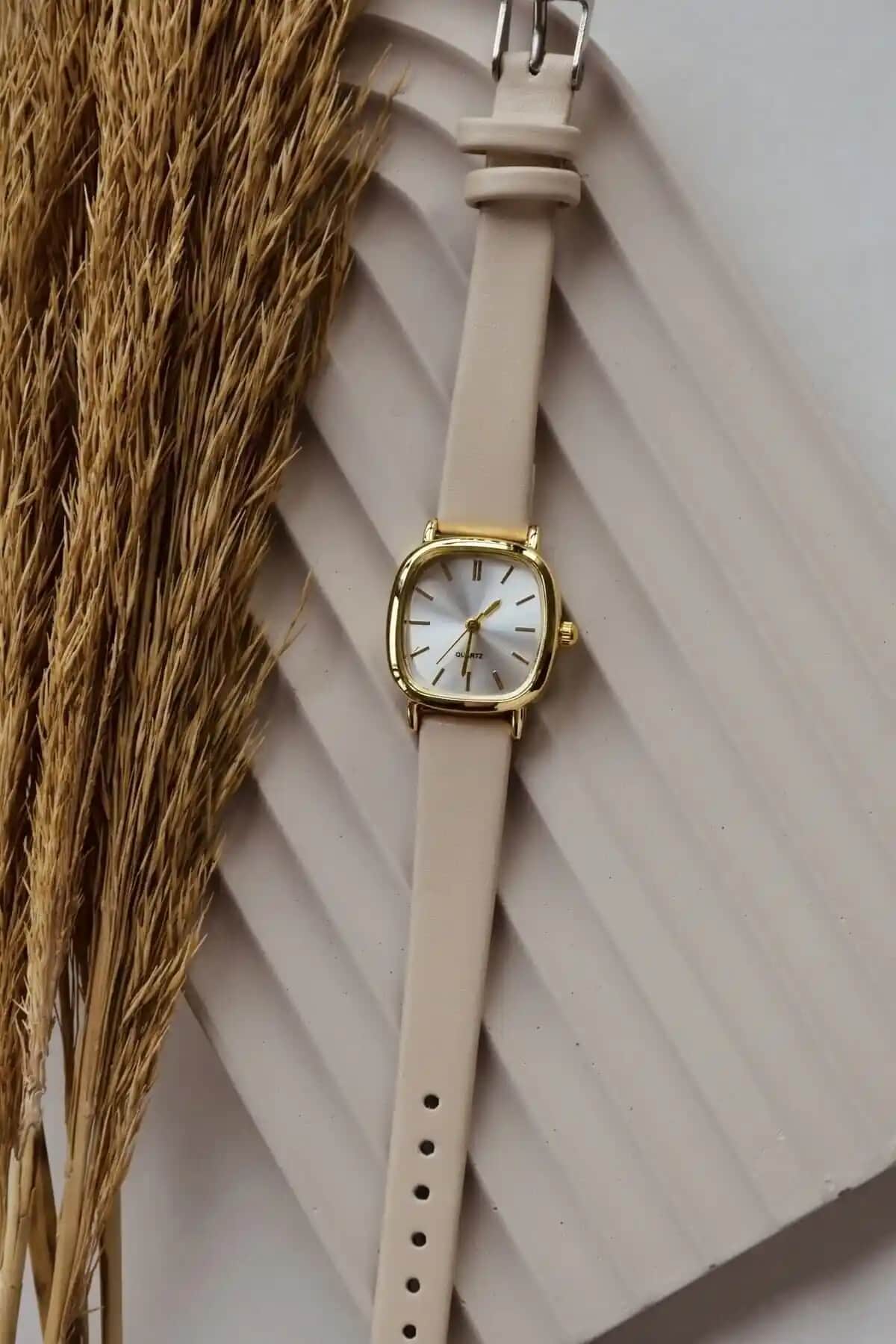 Ricardo Bej Vintage Kadın Erkek Gold Deri Kordon Kol Saati Yeni Sezon Tasarımı