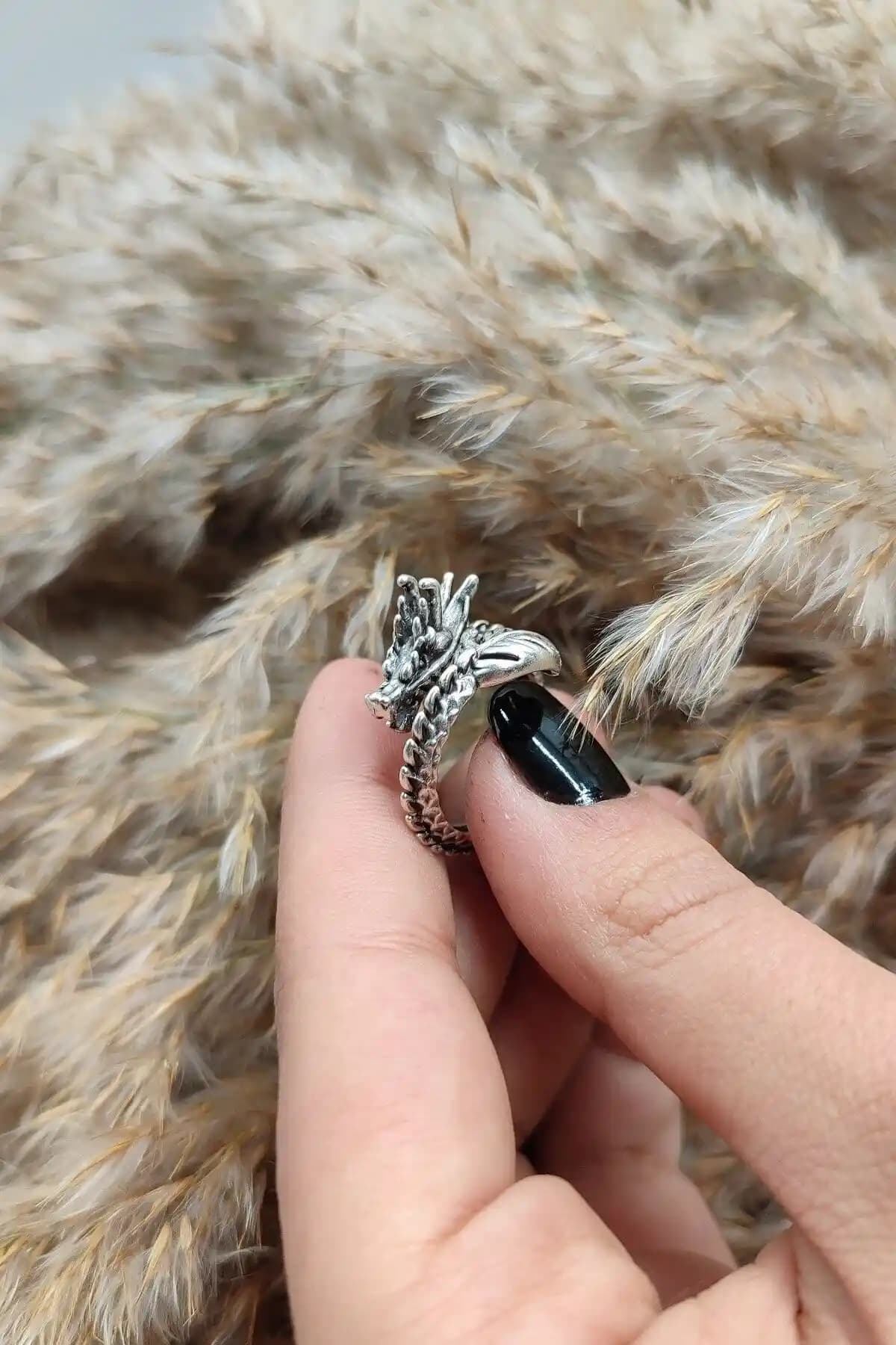 S4S Gü<müş> Kaplama Ejderha Yüzük: Modern Tasarım ve Dayanıklılığın Buluşması