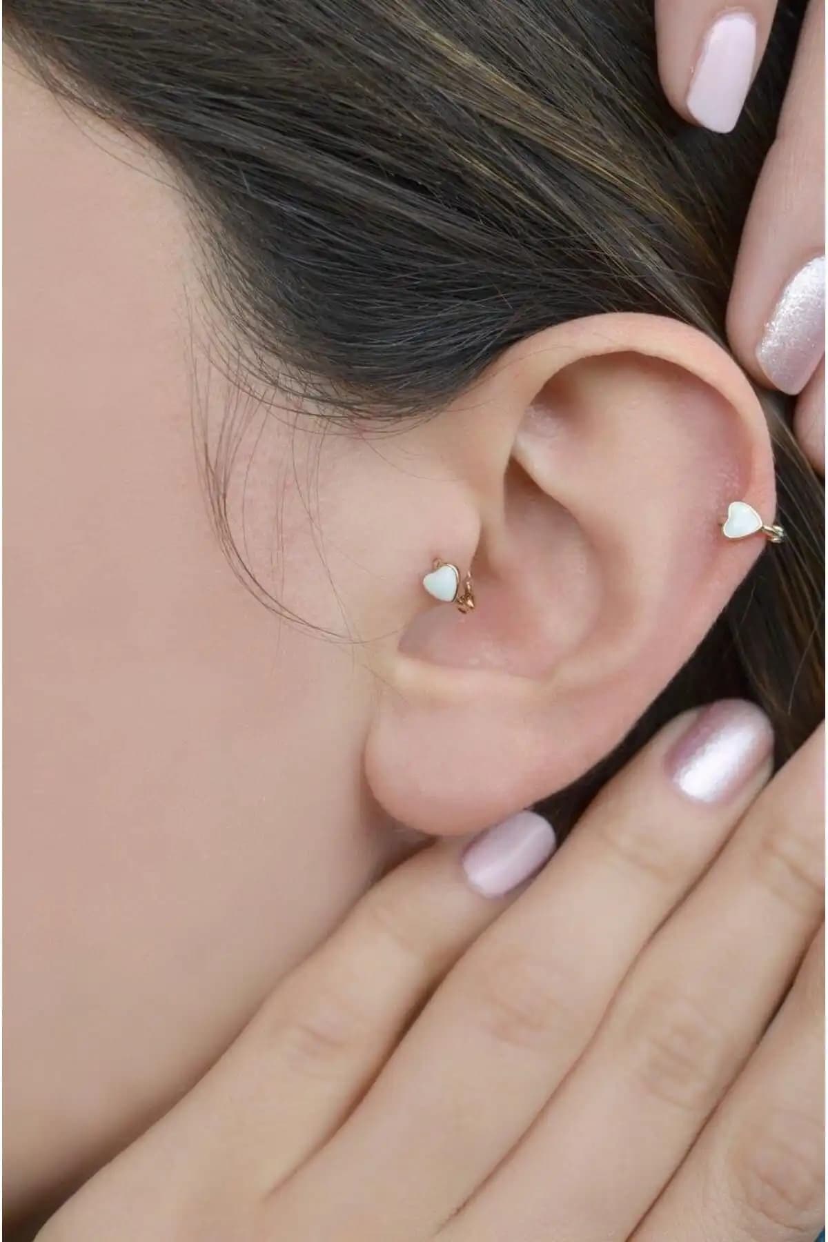 Sacce Beyaz Kalpli ve Uğur Böceği Halka Piercing Karşılaştırması ve Özellikleri 1