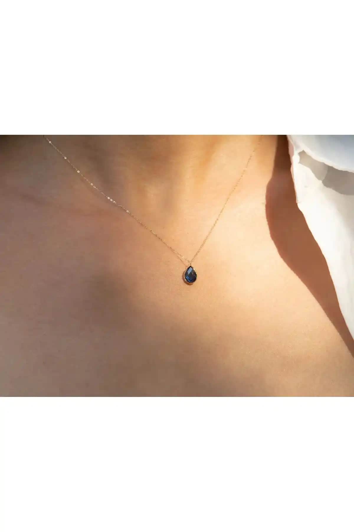 Safir Kuyumculuk Doğal Taşlı Altın Kolye: Zarif ve El Yapımı Modern Takı Seçeneği