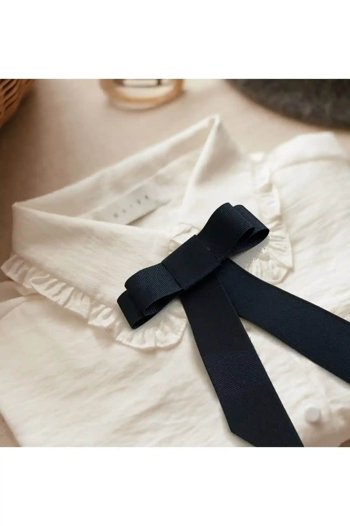 Semartdesing Siyah Kurdele Broş Yaka İğnesi Şıklık ve Kullanışlılık Sunan Tasarım