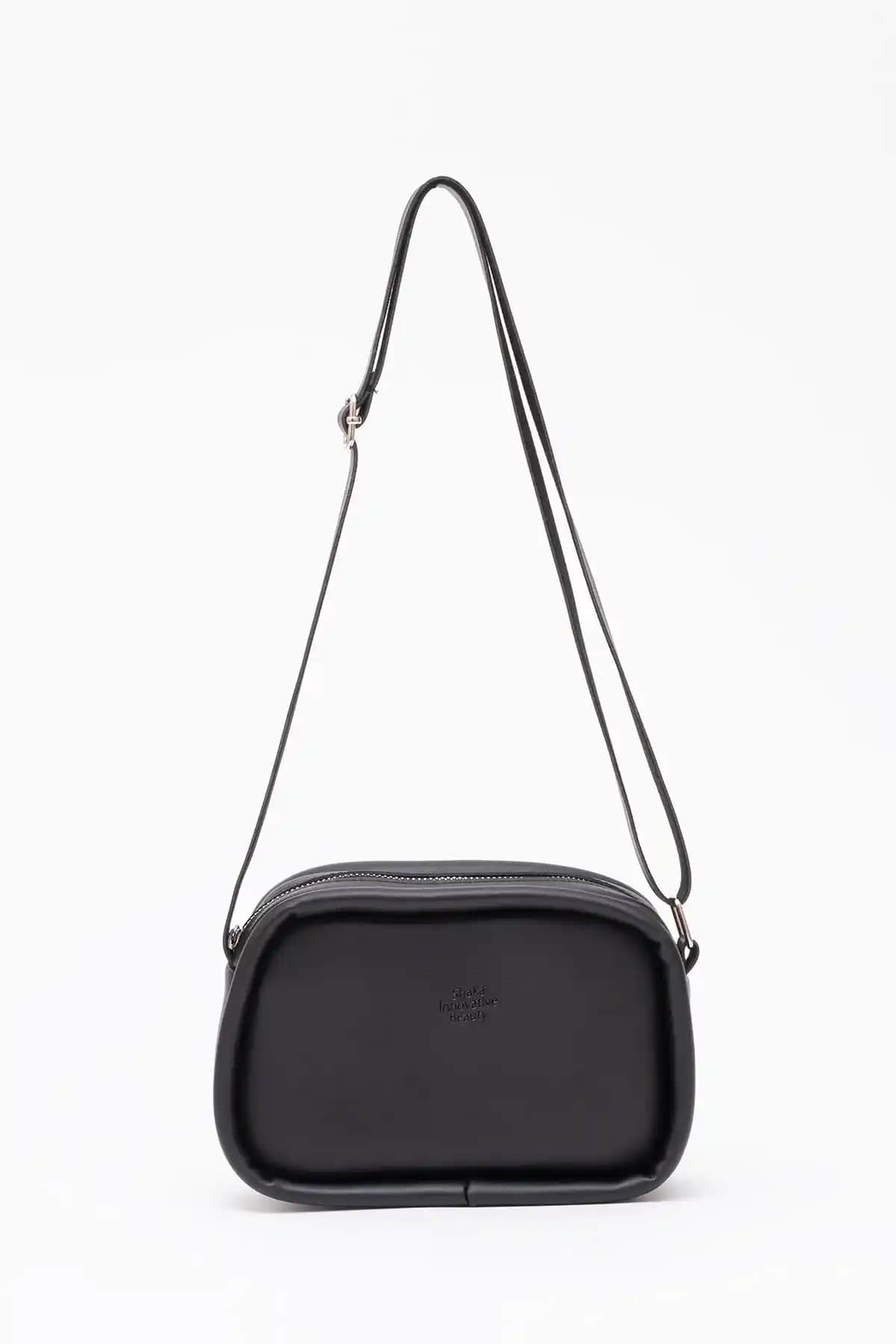 Shaka Siyah Shk62 Tek Bölmeli Suni Deri Omuz Çantası Günlük ve Şık Kullanım için