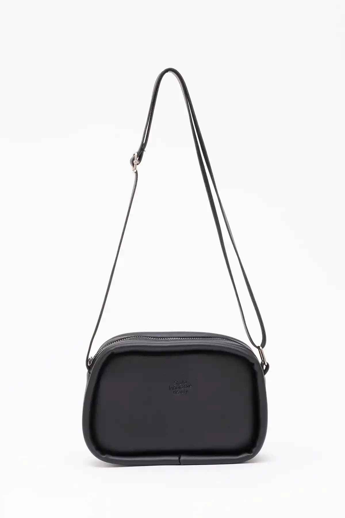 Shaka Siyah Shk62 Tek Bölmeli Suni Deri Omuz Çantası Günlük ve Şık Kullanım için