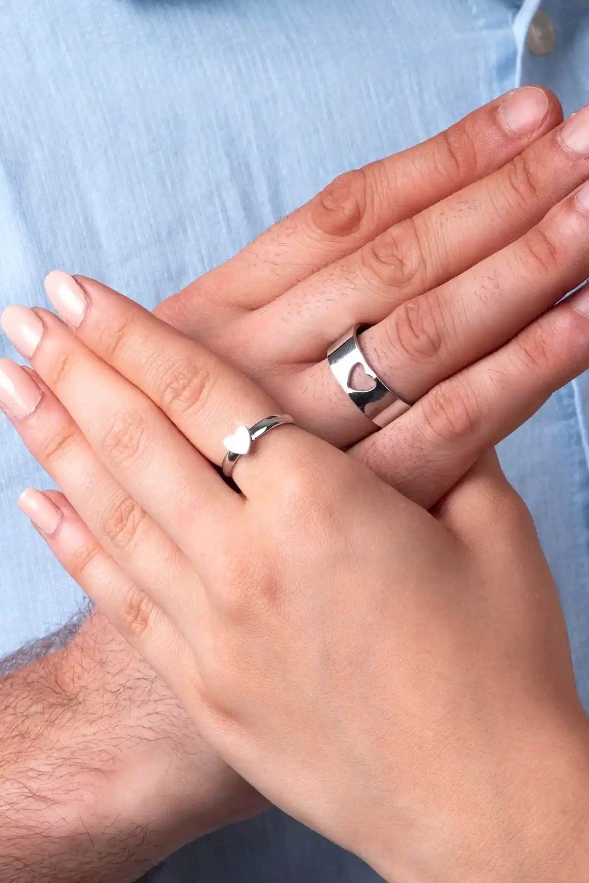 Sortie Çelik Kalp Figürlü Çift Yüzük Seti Modern ve Dayanıklı Tasarım