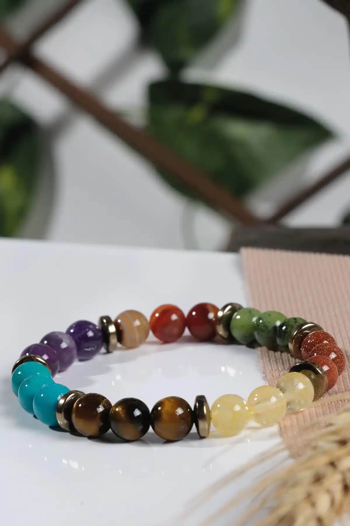 Ssilhoutte Doğal Taş Bileklikleri: Sertifikalı Unisex Takılar ve Enerji Kaynakları