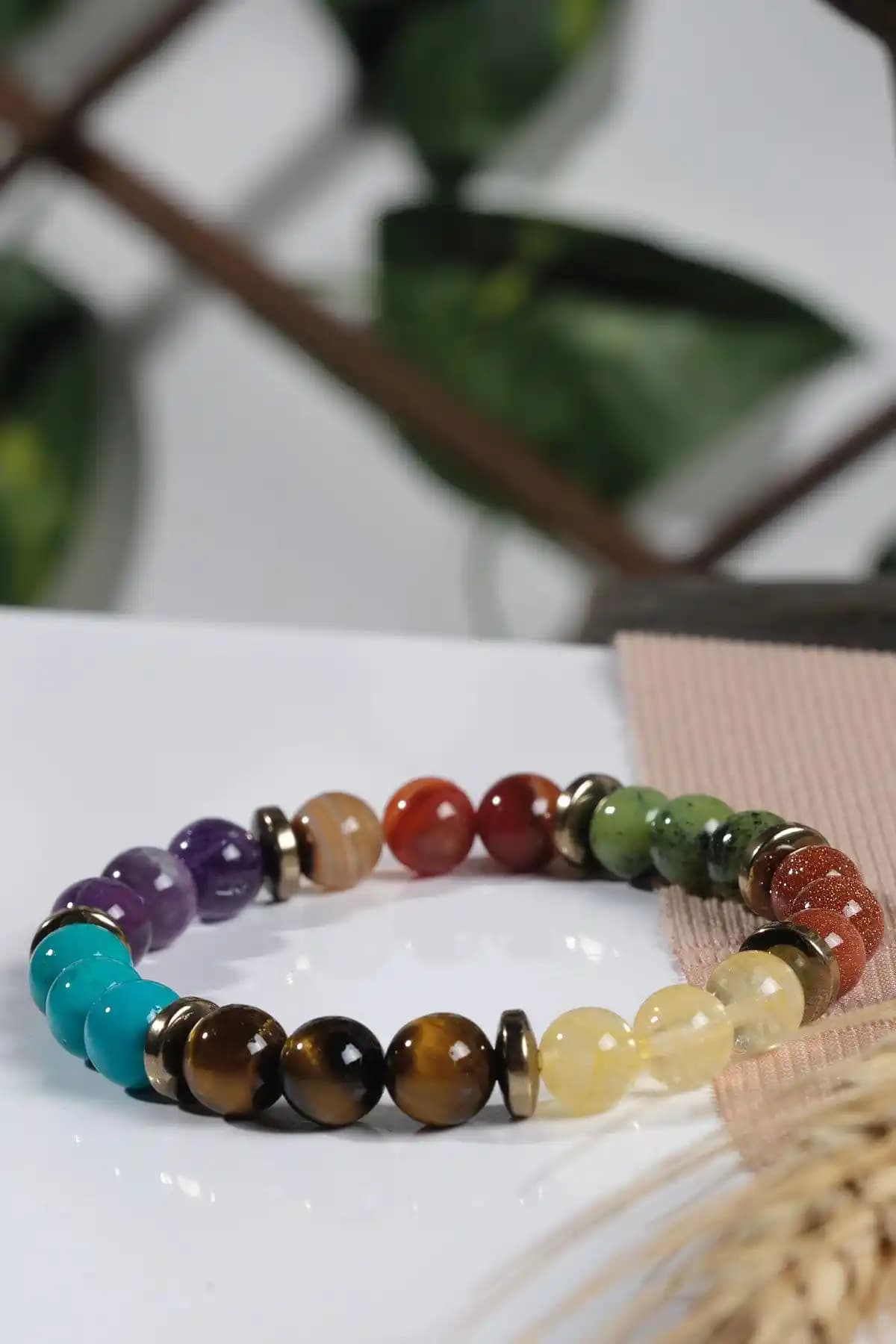 Ssilhoutte Doğal Taş Bileklikleri: Sertifikalı Unisex Takılar ve Enerji Kaynakları