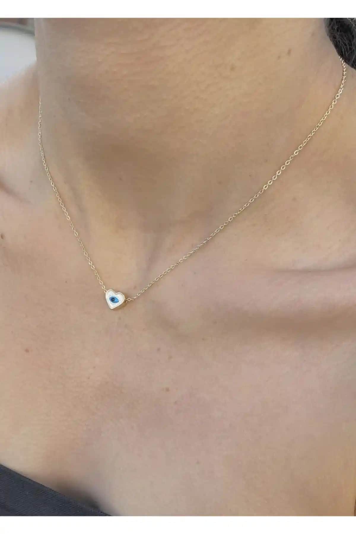Takıtarzım Göz Kalp Figürlü Kadın Kolye: Zarif ve Anlamlı Aksesuar Seçenekleri