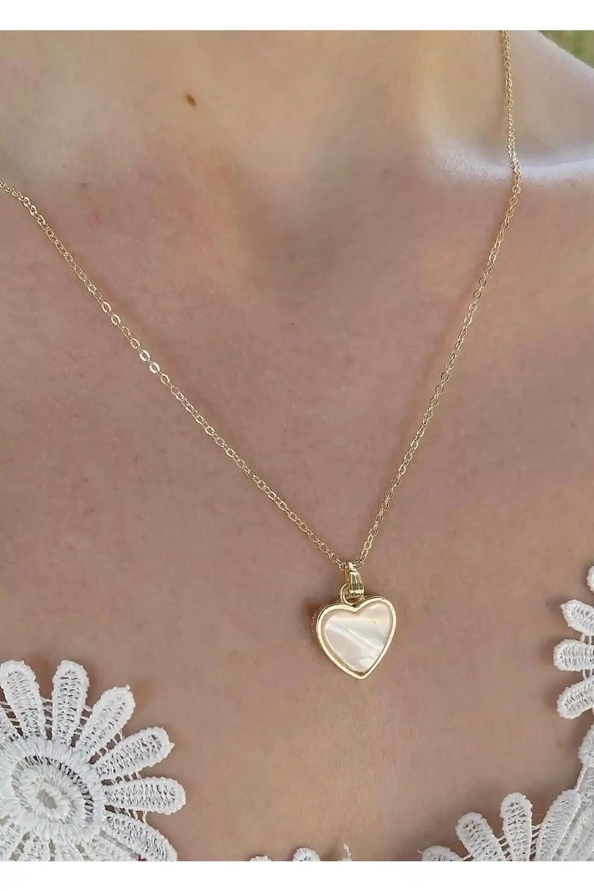 Takıtarzım Sedef Taşlı Kalp Kolye: Şık ve Anlamlı Günlük ve Özel Gün Takısı