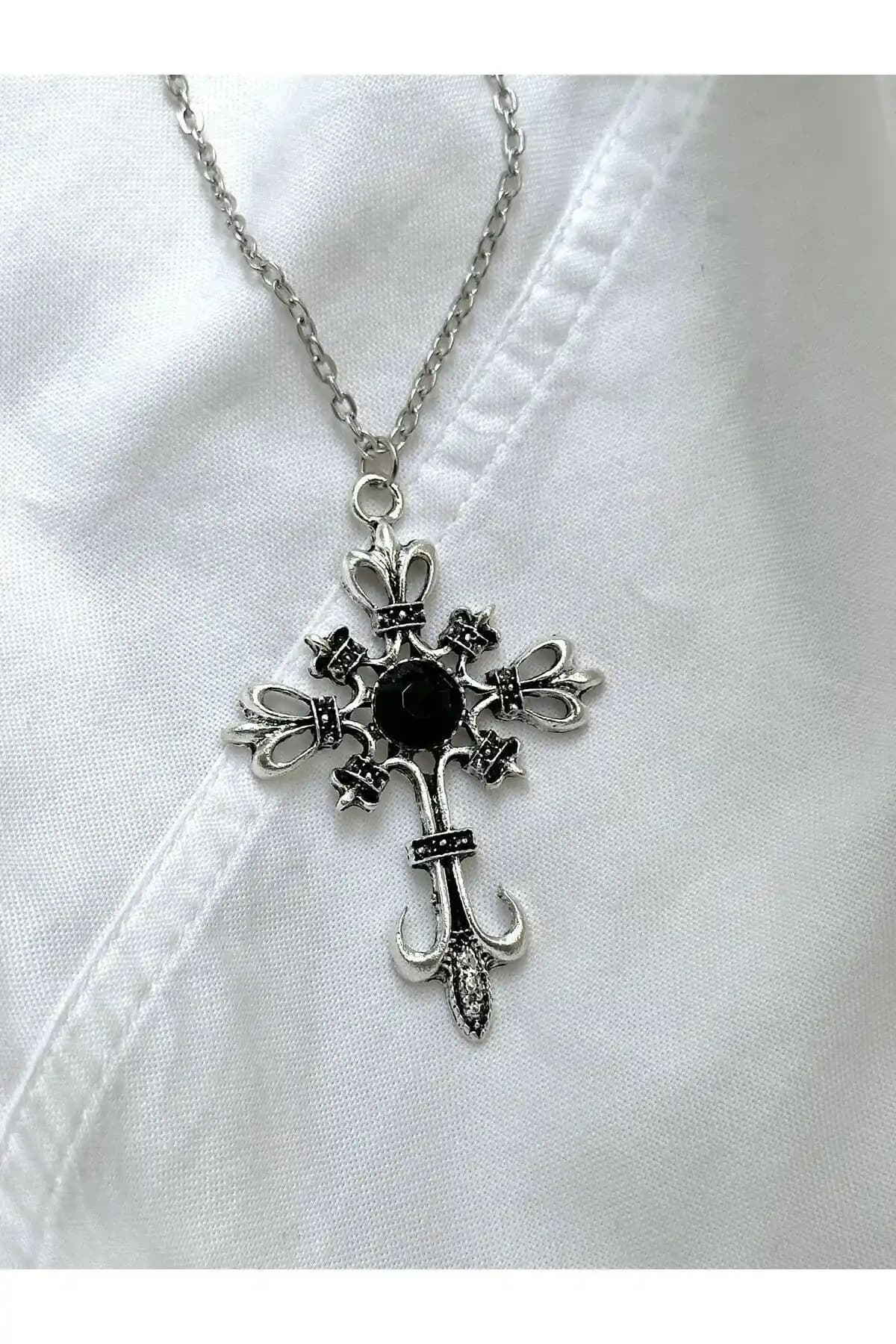 Taşlı Gotik Haç Anahtar Siyah Renk Gümüş Kolye Unisex Modern Takı Tasarımı