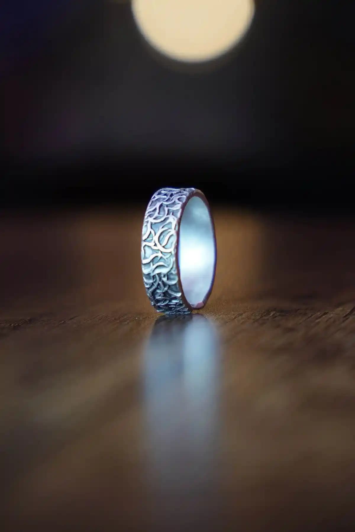 The Collection Antik Güç Kaplama Duman Desenli Yüzük: Şıklık ve Dayanıklılık Bir Arada