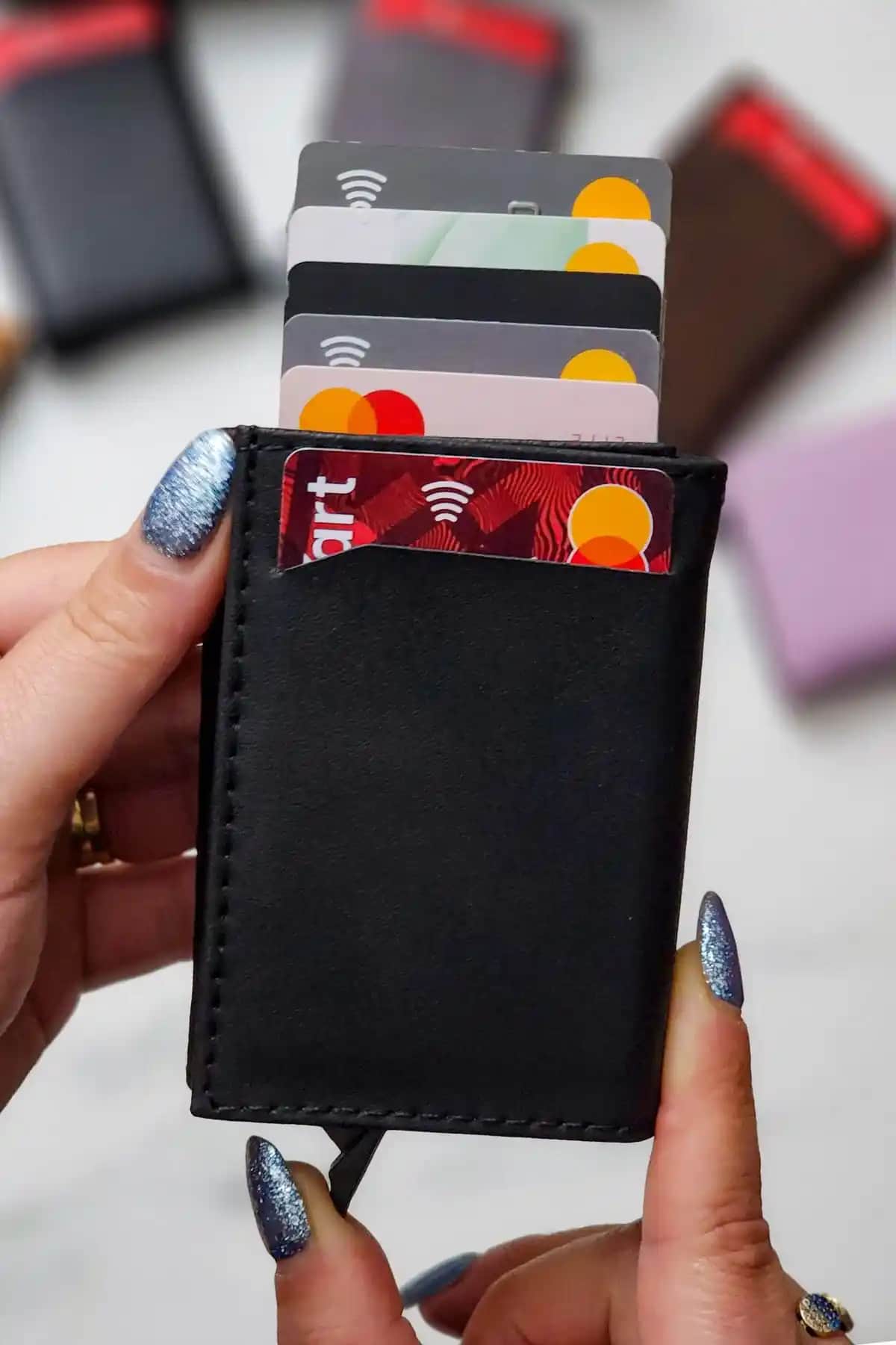 The East Polo Club ve Walle's Polo Vegan Deri Cüzdan Karşılaştırması