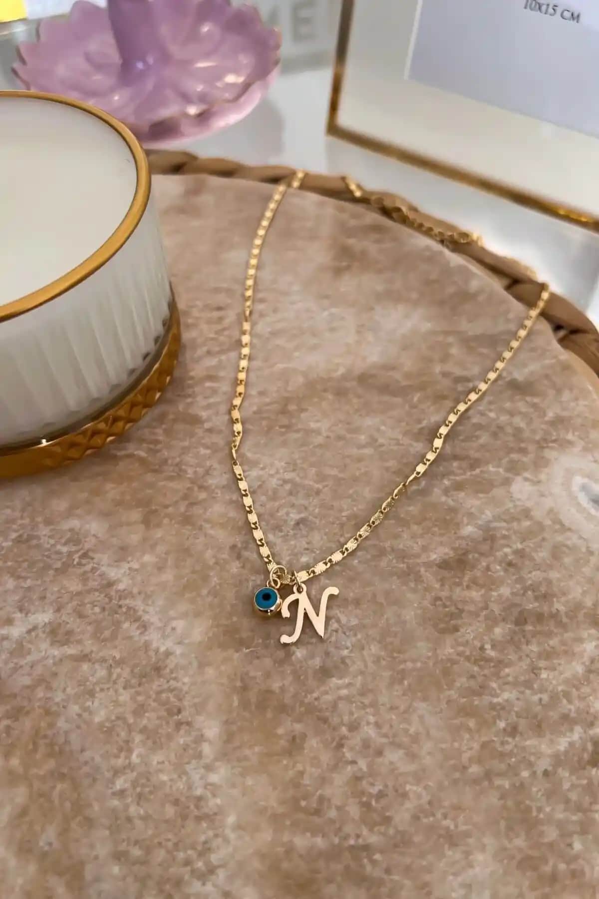 TrendY Butik Altın Kaplama Harf Kolye: Zarif ve Dayanıklı Günlük Takı Seçeneği