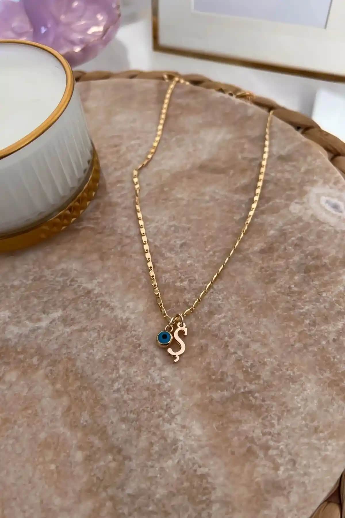 Trendy Butik Altın Kaplama Kişiye Özel Nazar ve Ş Harfi Uçlu Kolye Özellikleri ve Tasarımı