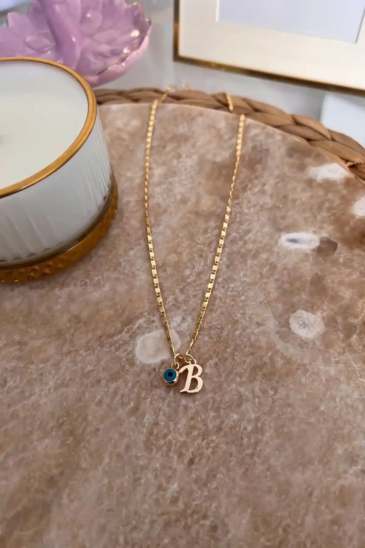 Trendy Butik B Harfli Nazar Boncuklu Zincirli Kolye Şık ve Dayanıklı Tasarım