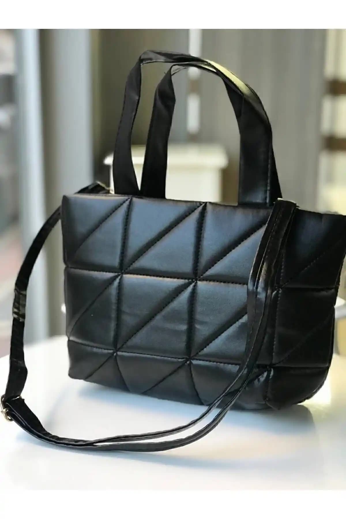 Vera Hijab Kan Kapitone ve WITH-W Kan Paraşüt Çanta Karşılaştırması