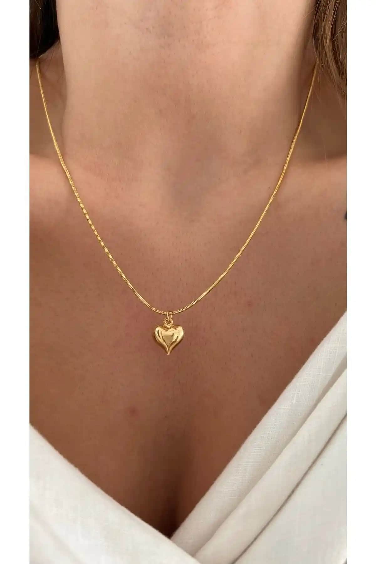 Vi Store Altın Kaplama Bombeli Kalp Kolye: Zarif ve Şık Takı Seçenekleri