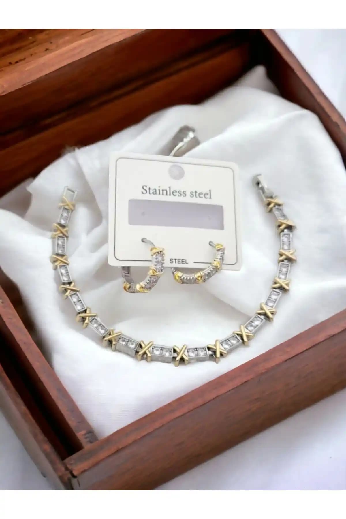 Zeynep Z&D Modern Altın Renkli Paslanmaz Çelik Takı Seti Günlük ve Özel Kullanım İçin