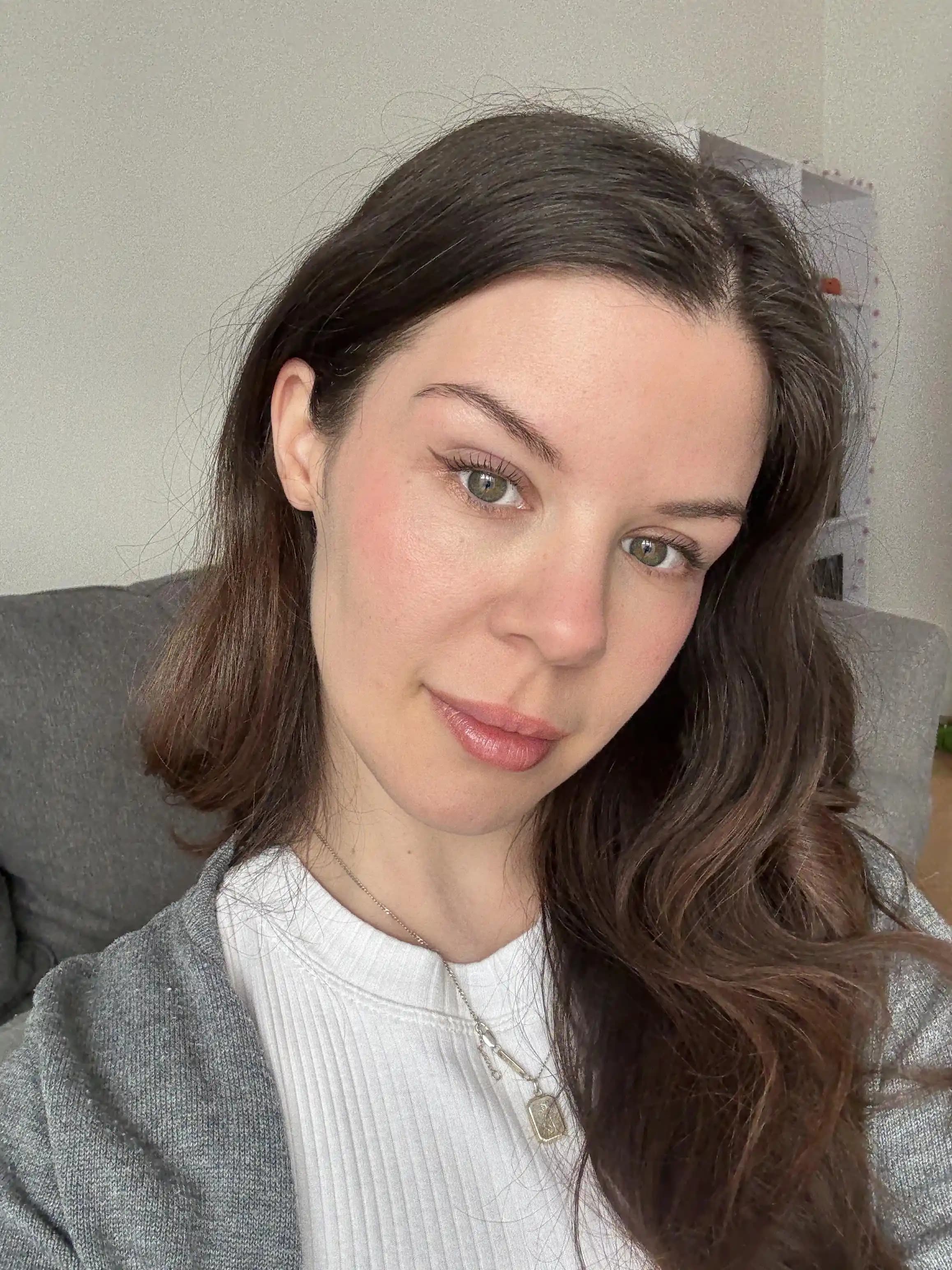 33. Doğum Günü İçin Doğal Görünümlü Günlük Makyaj Uygulaması ve Ürün Seçimi