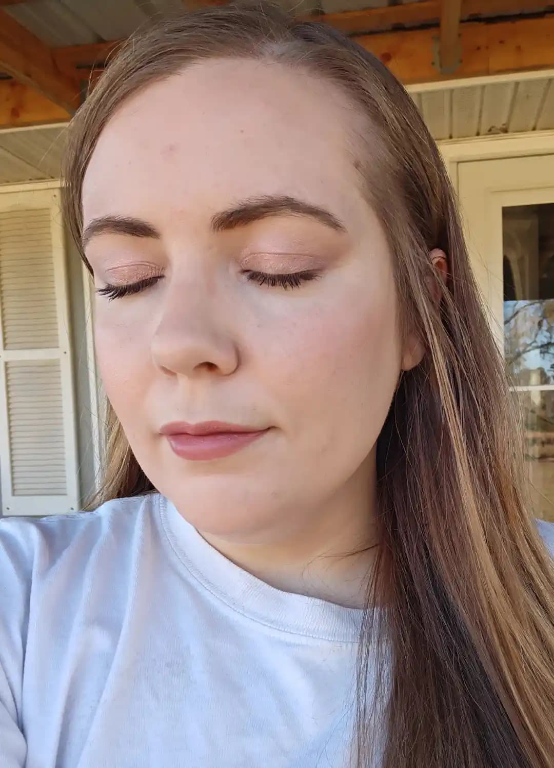 Estee Lauder Double Wear Fondöten: Uzun Süre Kalıcı ve Doğal Görünüm Sağlayan Fondöten